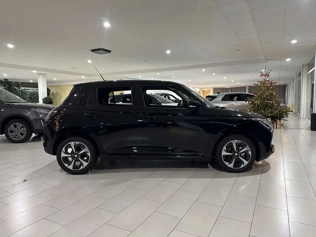 Suzuki Swift - Thumbnail 6