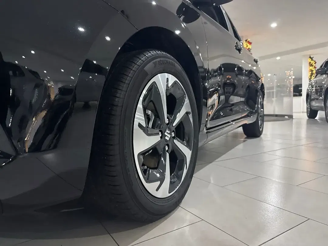 Suzuki Swift - Thumbnail 7