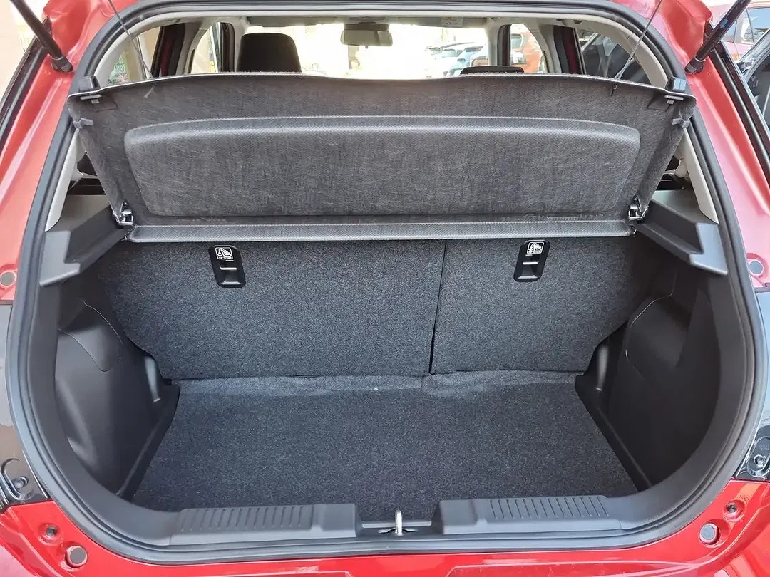 Suzuki Swift - Thumbnail 11