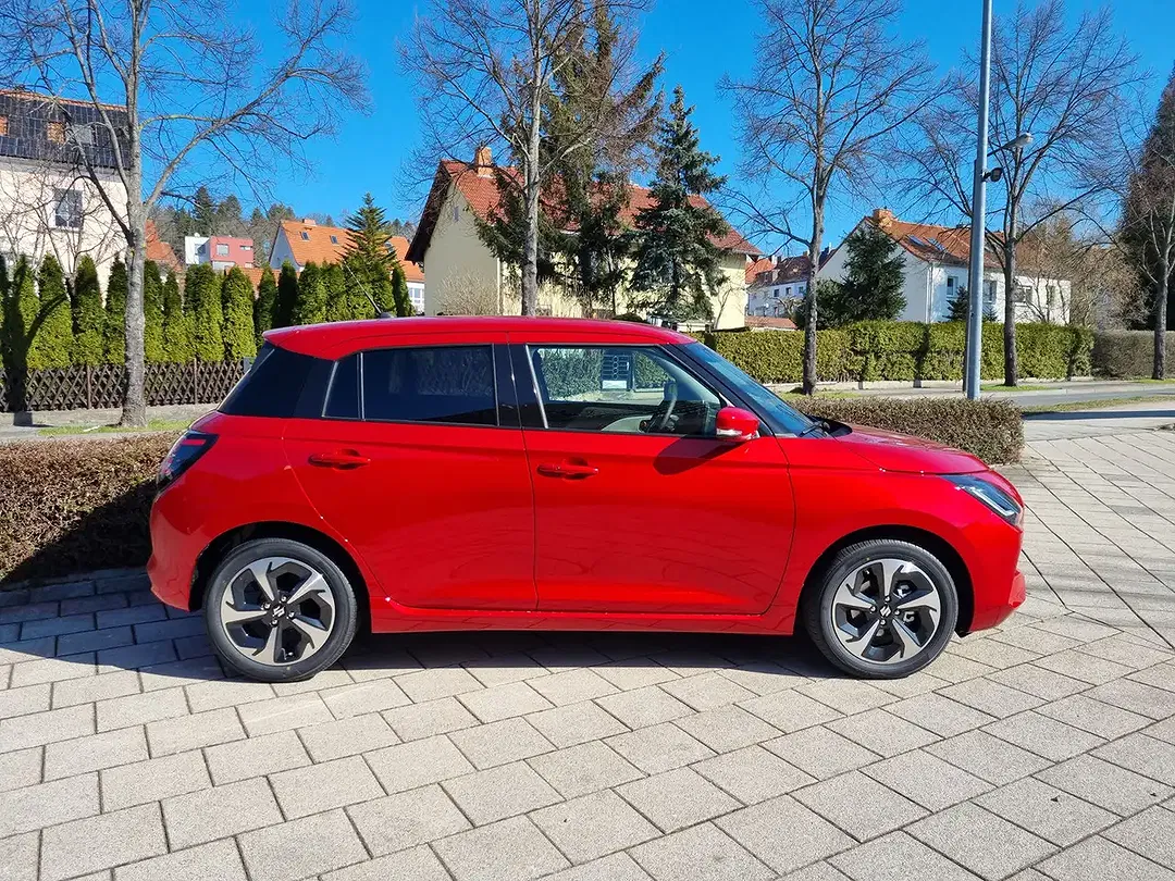 Suzuki Swift - Thumbnail 5