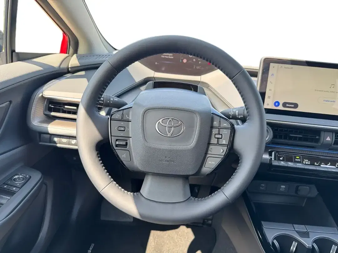 Toyota Prius - Thumbnail 10