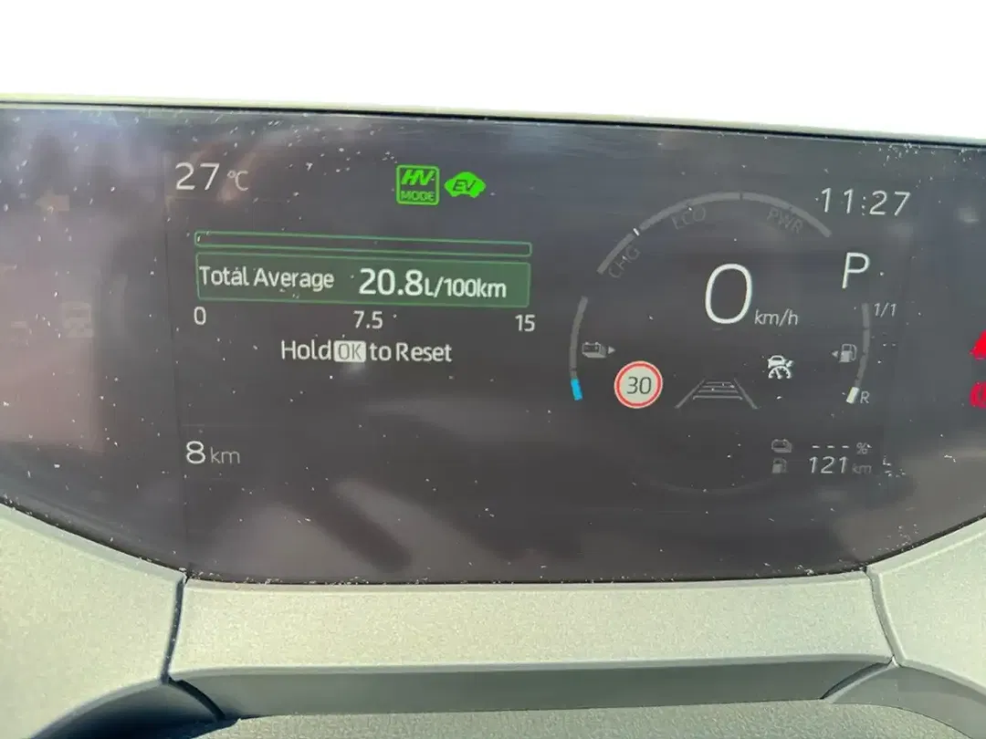 Toyota Prius - Thumbnail 12
