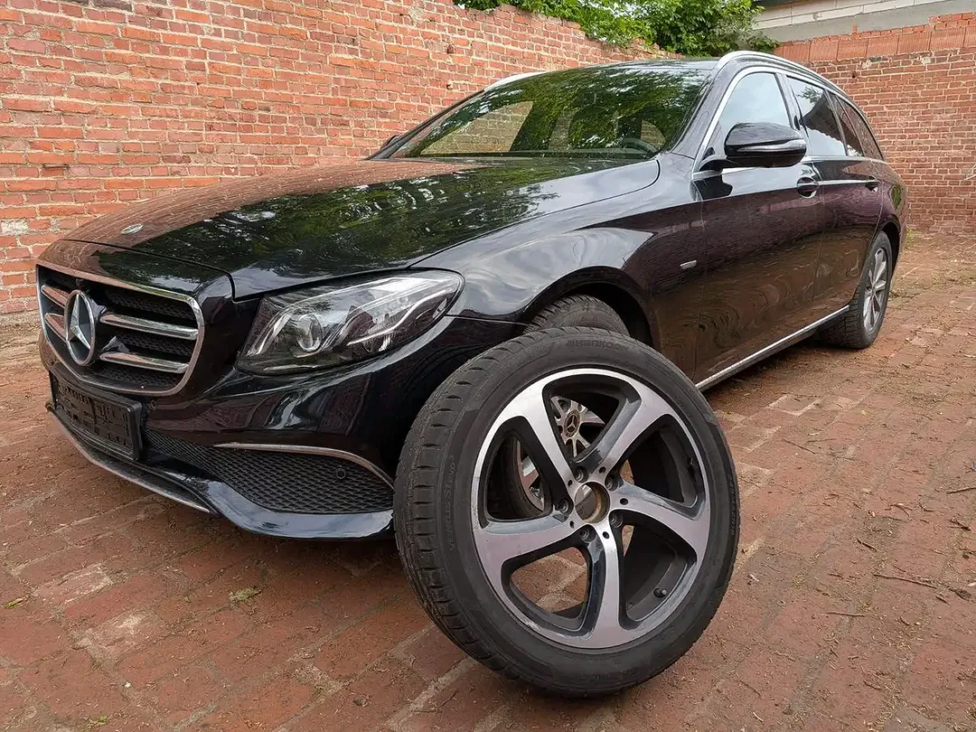 Mercedes-Benz E 200 AUT