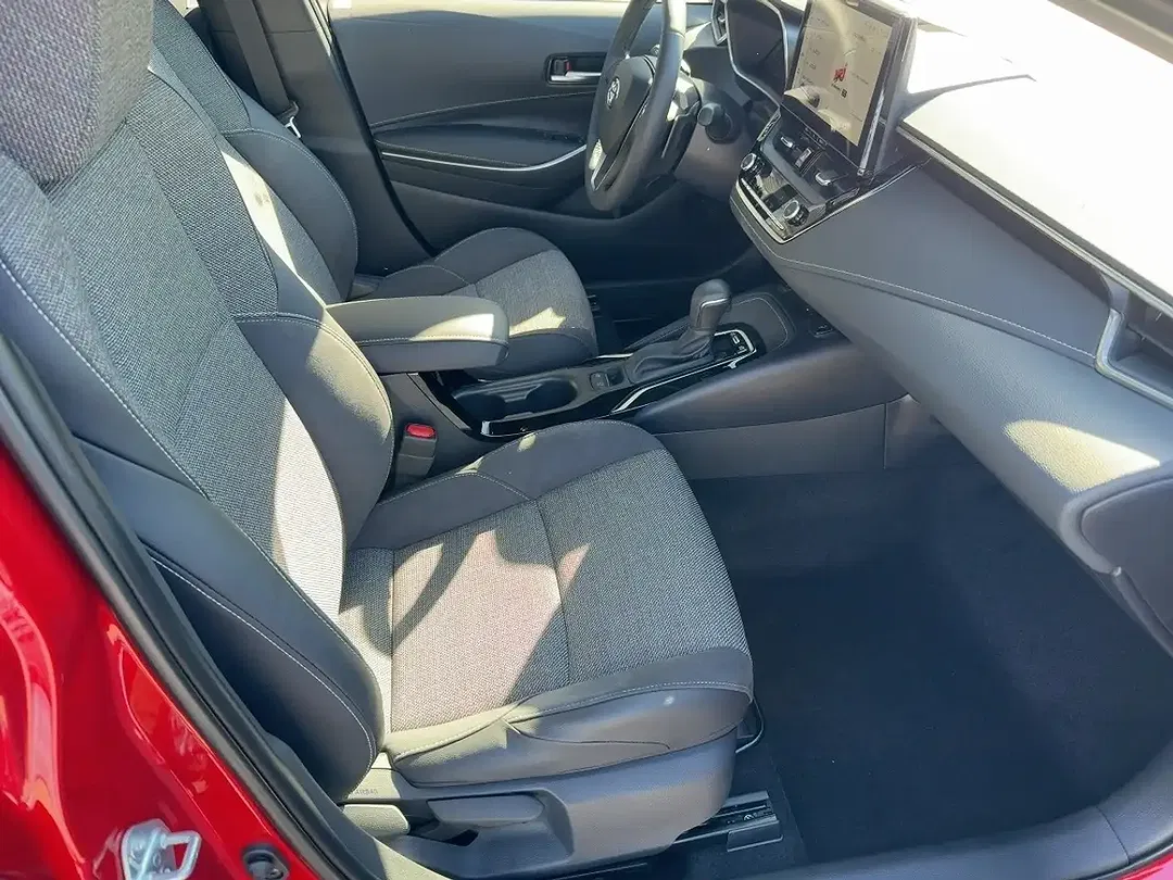 Toyota Corolla - Thumbnail 11