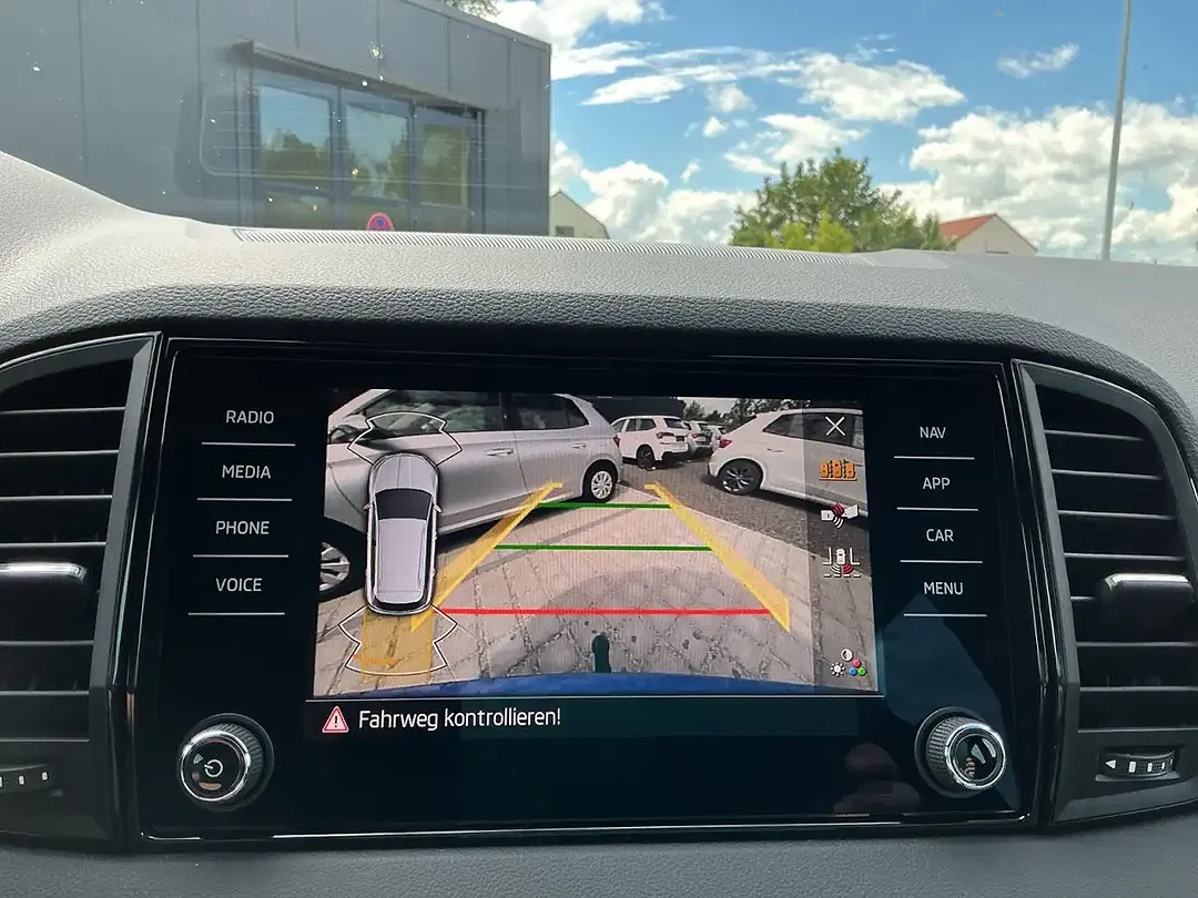 Skoda Karoq - Thumbnail 15