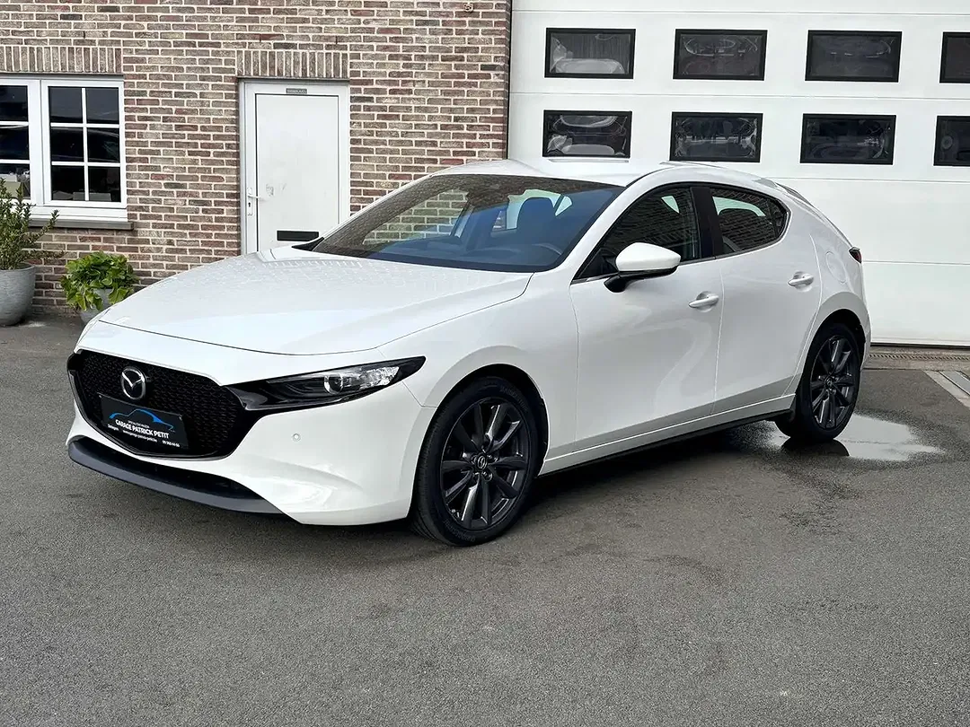 Mazda 3 - Thumbnail 3