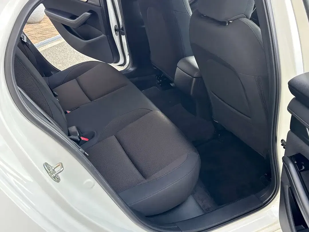 Mazda 3 - Thumbnail 9