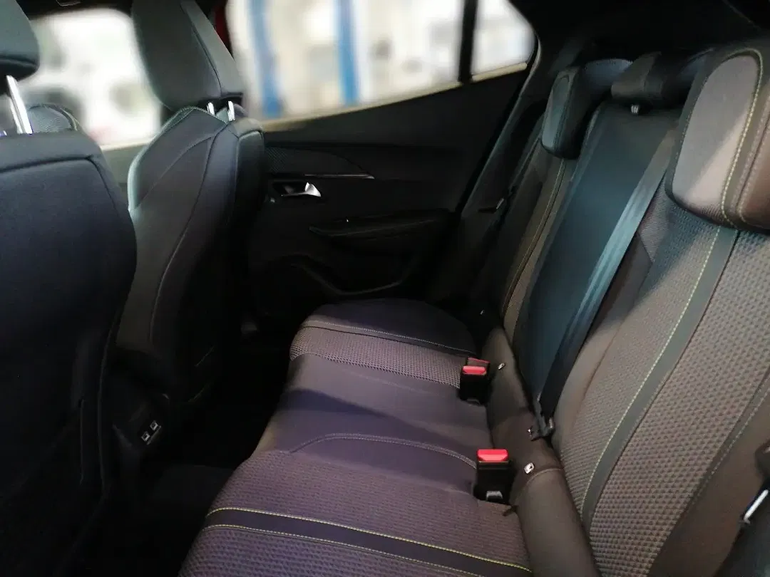 Peugeot 2008 - Thumbnail 8
