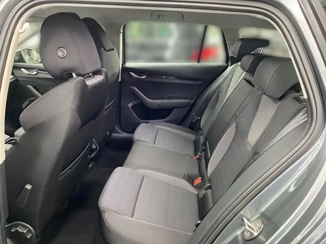Skoda Octavia - Thumbnail 5