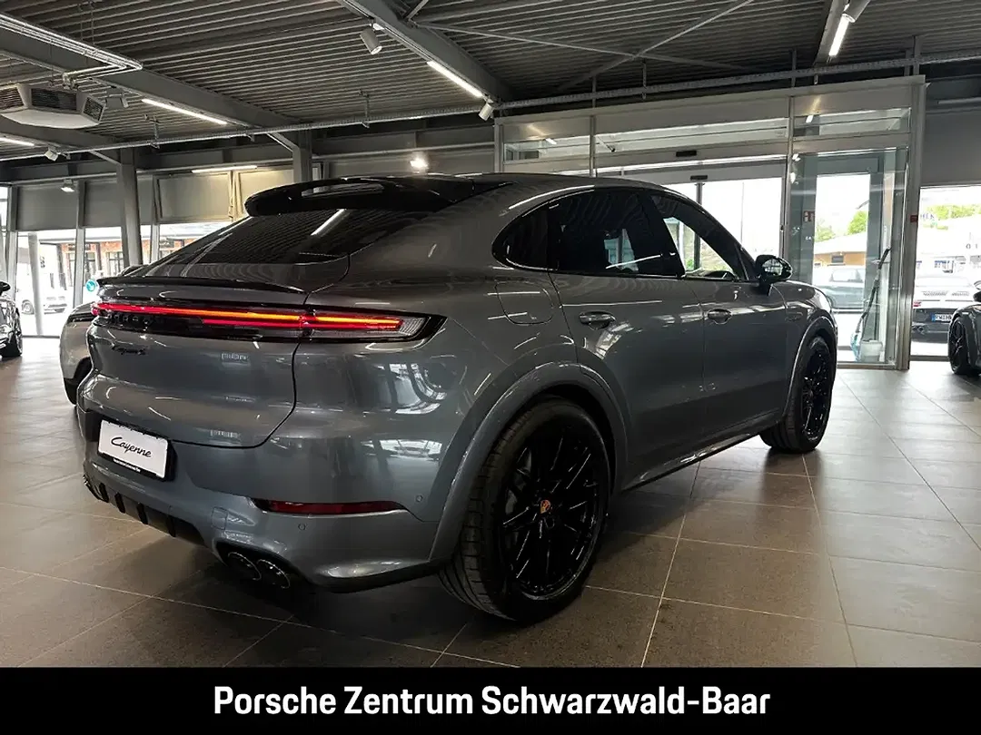 Porsche Cayenne - Thumbnail 6