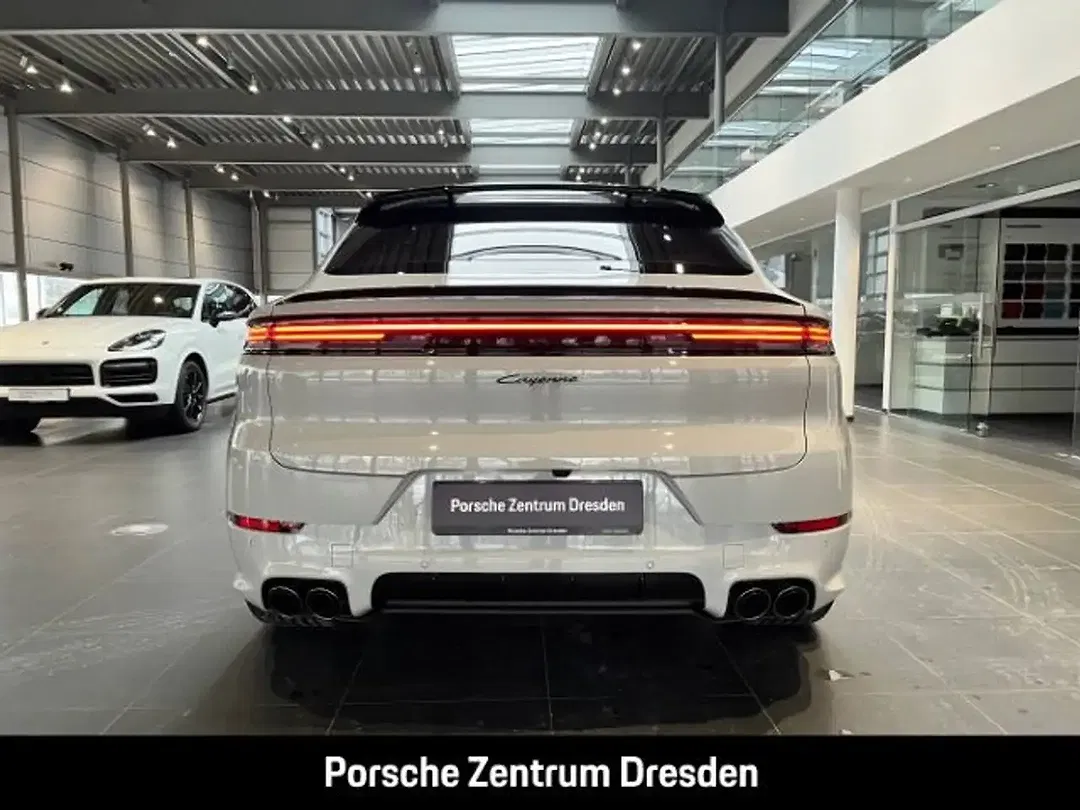 Porsche Cayenne - Thumbnail 10