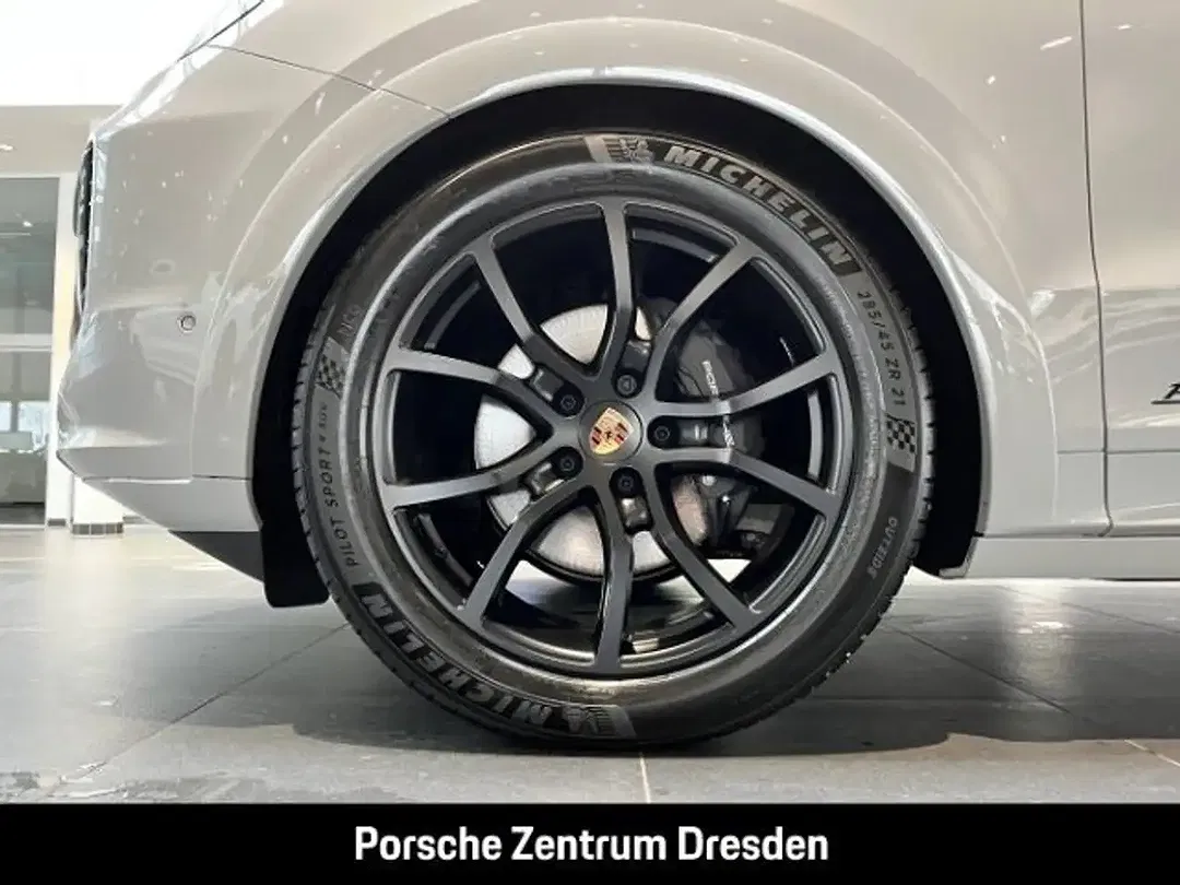 Porsche Cayenne - Thumbnail 11