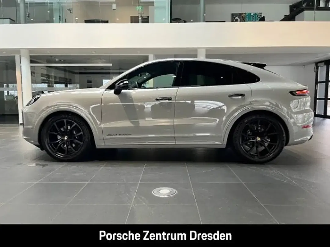 Porsche Cayenne - Thumbnail 2