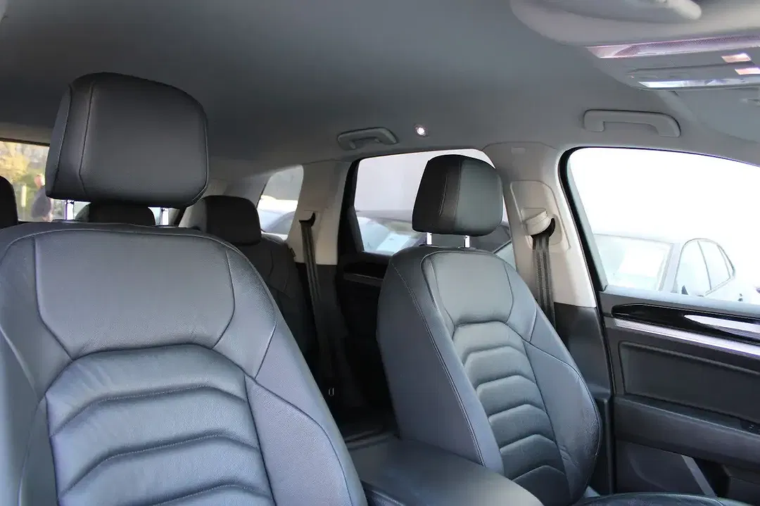 Volkswagen Touareg - Thumbnail 14