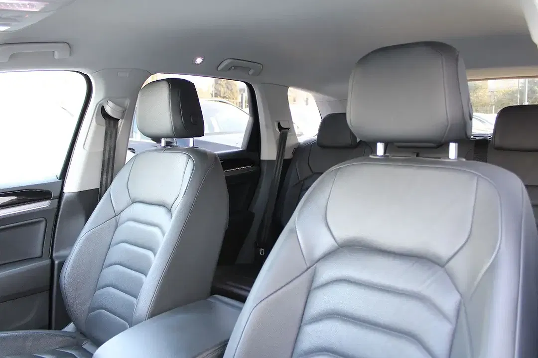 Volkswagen Touareg - Thumbnail 15