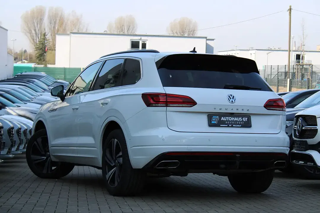 Volkswagen Touareg - Thumbnail 2