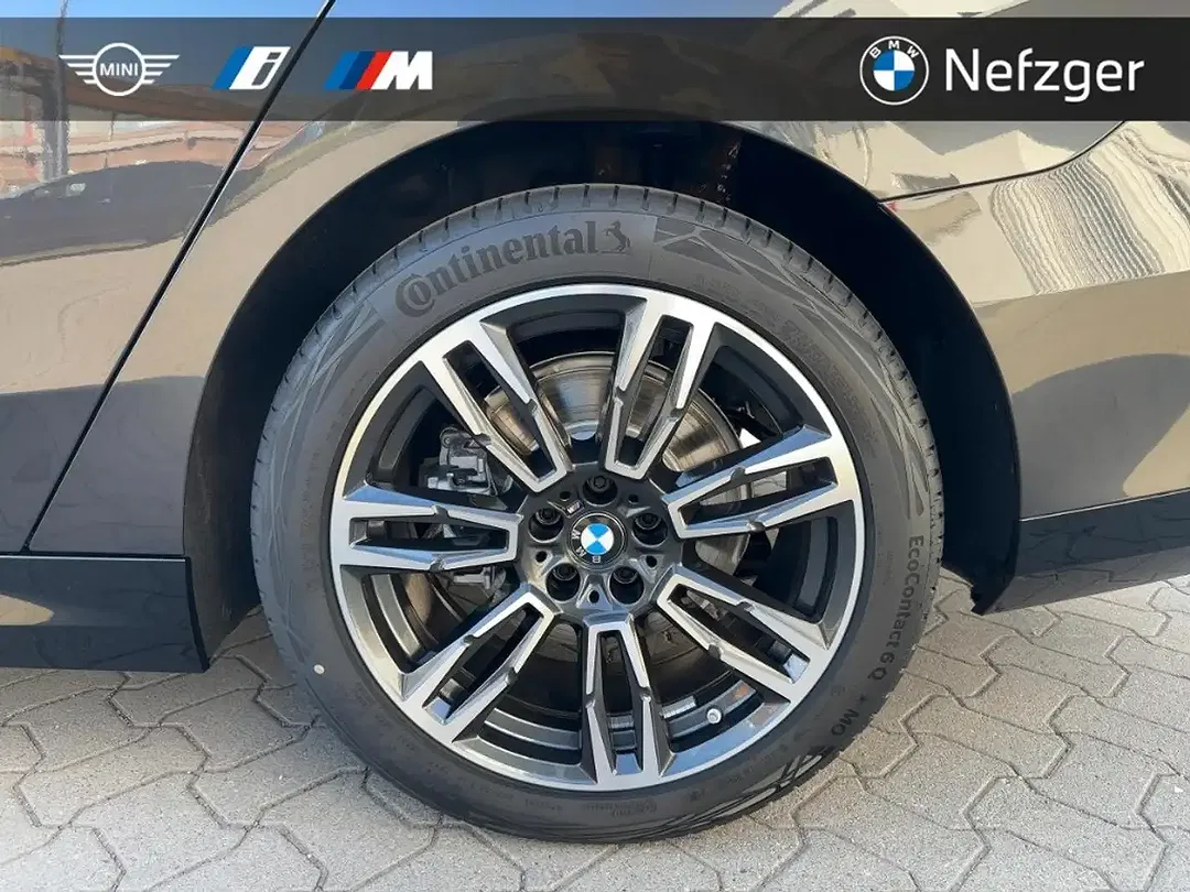 BMW 520 - Thumbnail 12