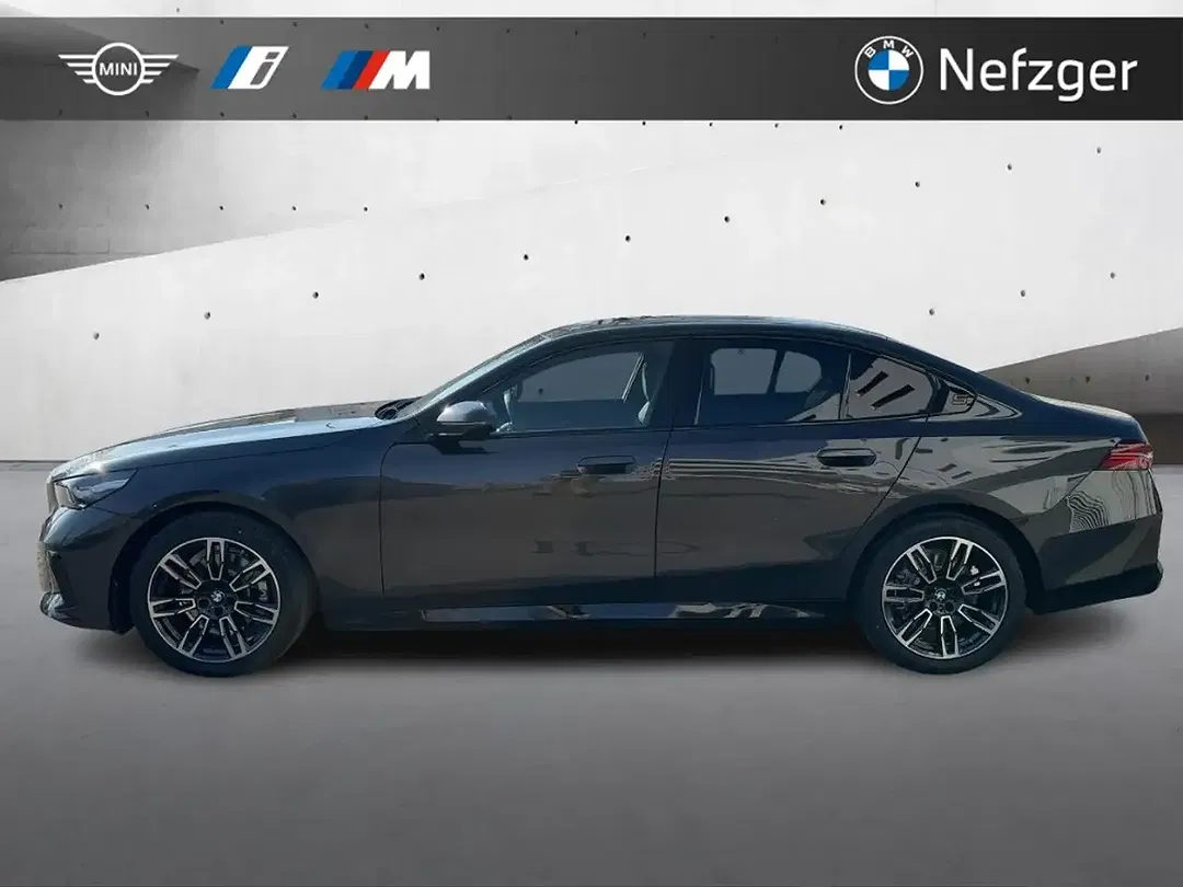 BMW 520 - Thumbnail 2