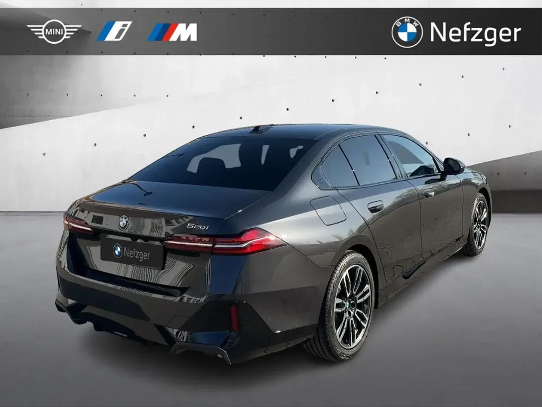 BMW 520 - Thumbnail 4