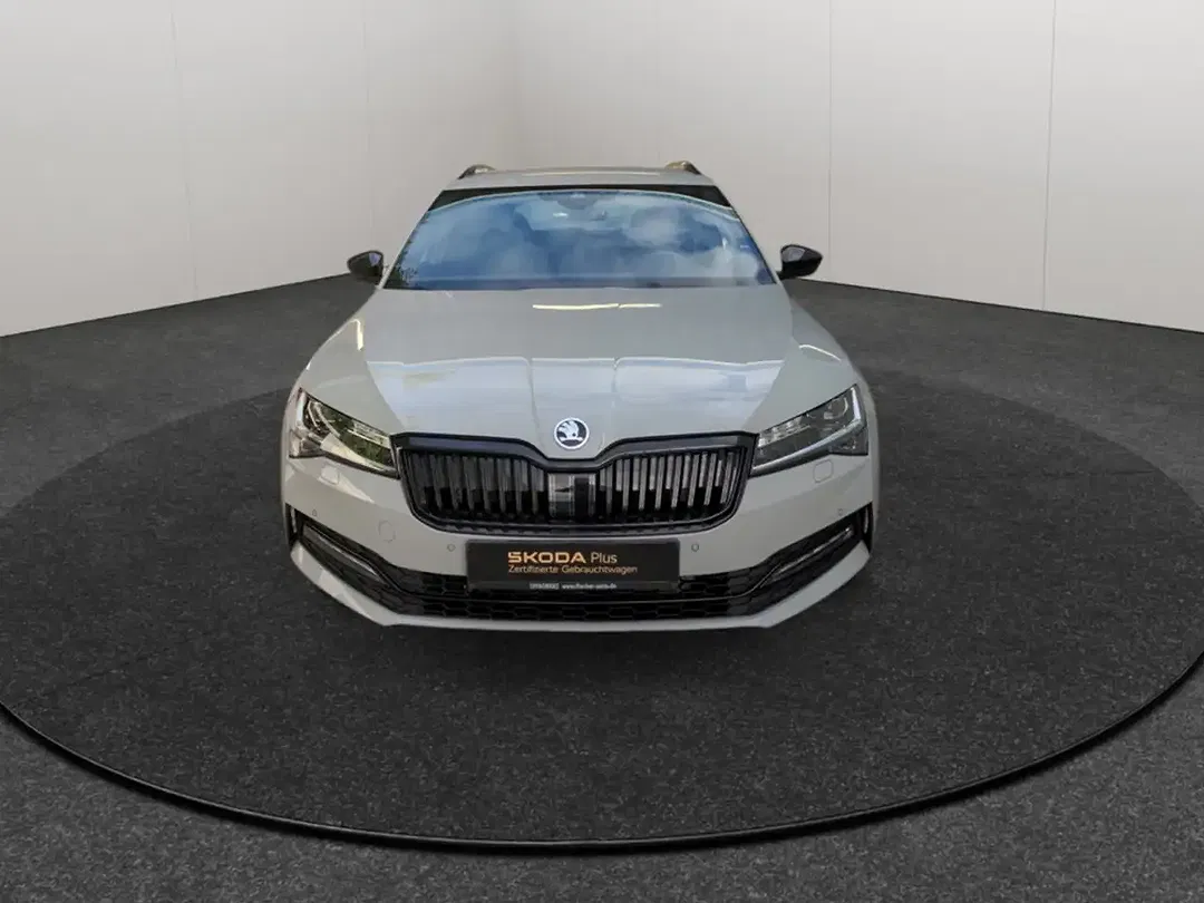 Skoda Superb - Thumbnail 2