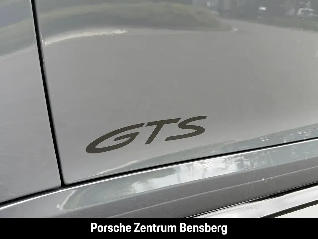 Porsche 992 - Thumbnail 13