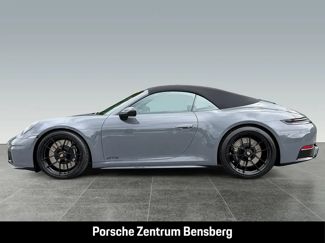 Porsche 992 - Thumbnail 2