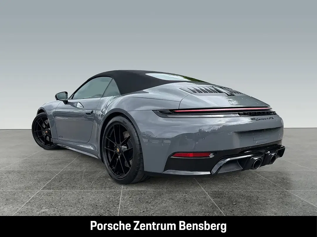Porsche 992 - Thumbnail 3