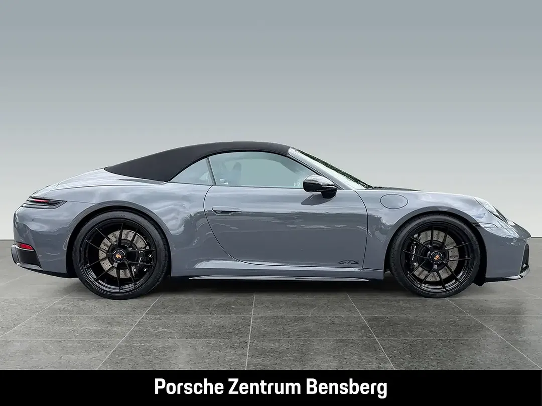 Porsche 992 - Thumbnail 5