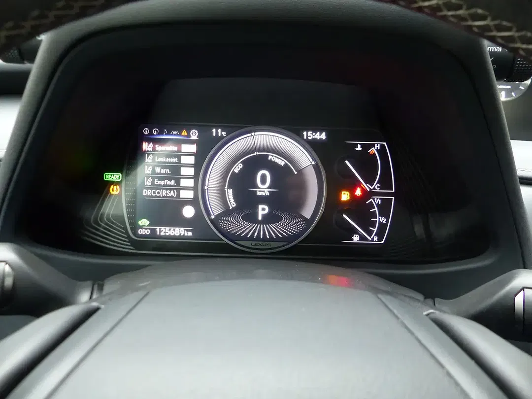 Lexus UX 250h - Thumbnail 14