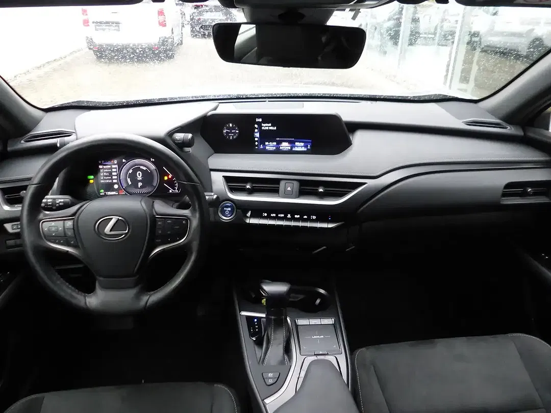 Lexus UX 250h - Thumbnail 8
