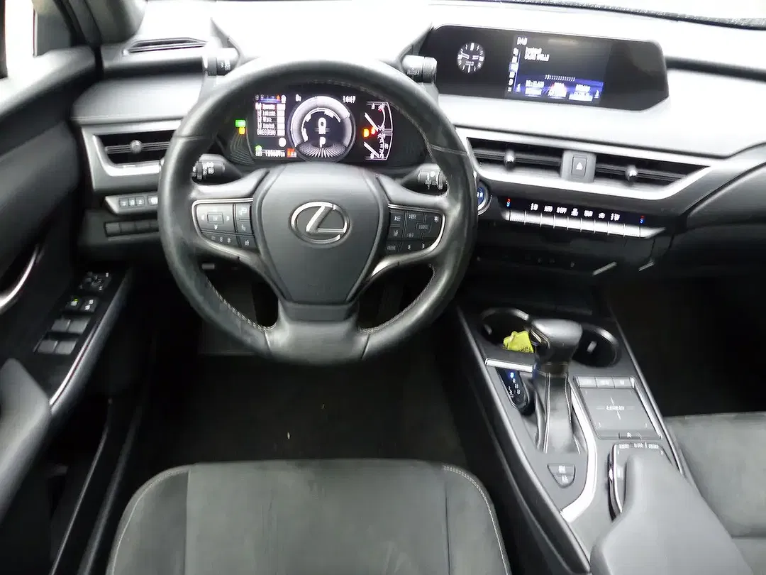 Lexus UX 250h - Thumbnail 9