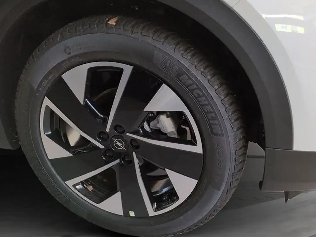 Opel Grandland X - Thumbnail 3