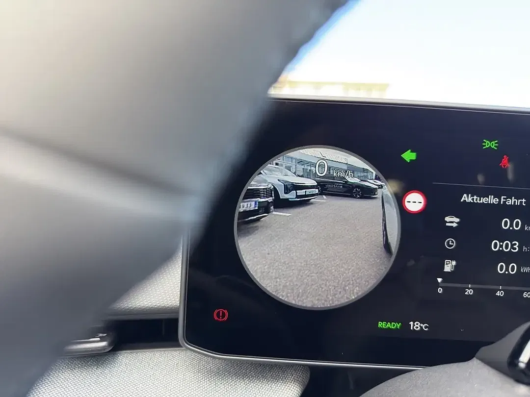 Kia EV4 - Thumbnail 13