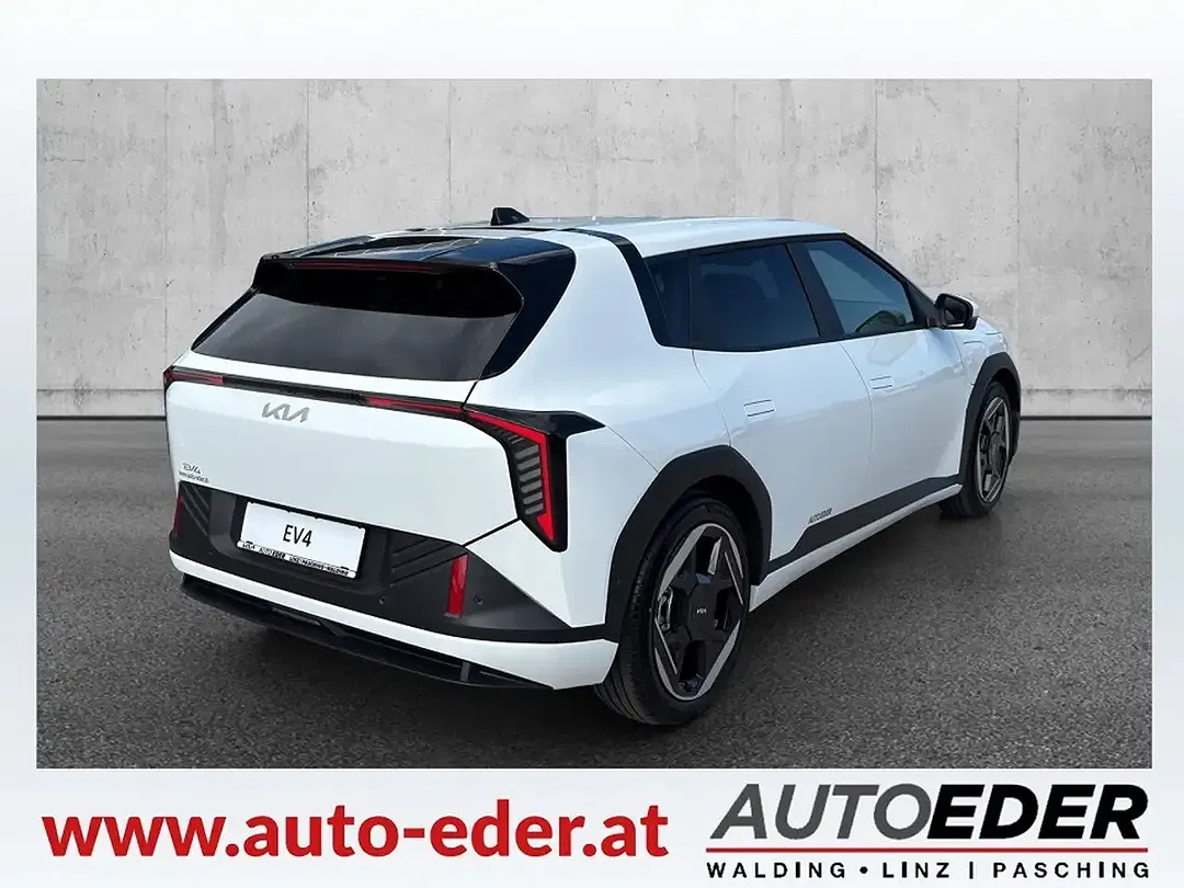 Kia EV4 - Thumbnail 5