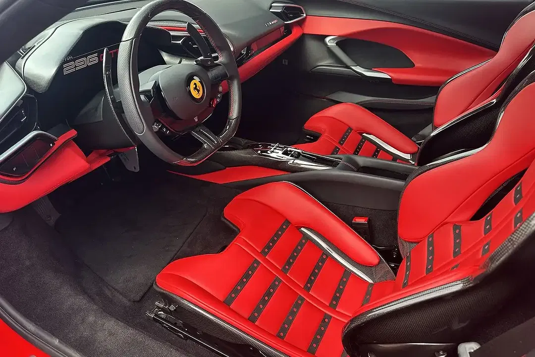 Ferrari 296 GTB - Thumbnail 10