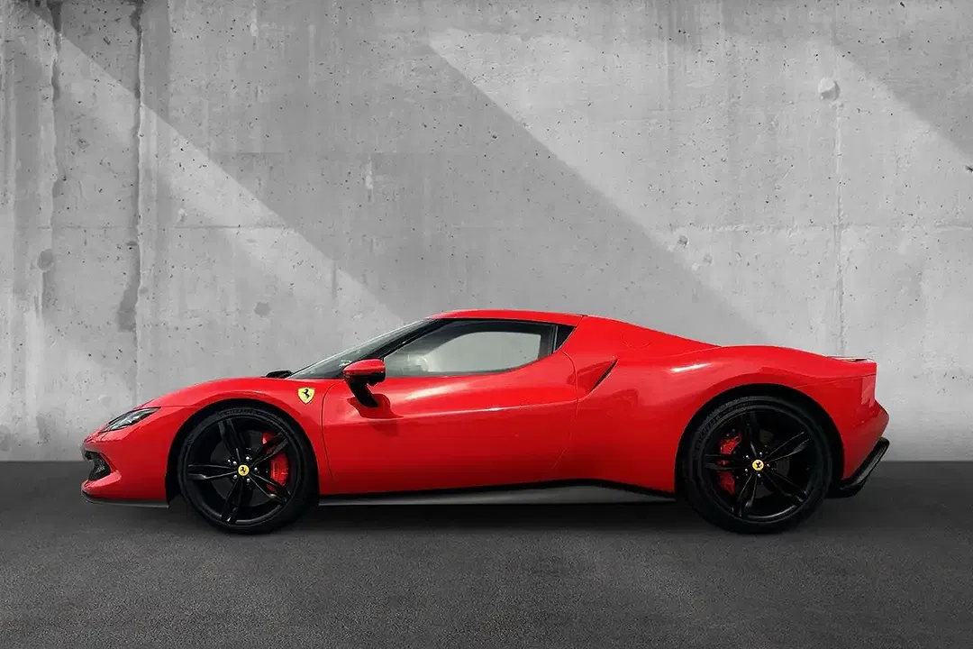 Ferrari 296 GTB - Thumbnail 2