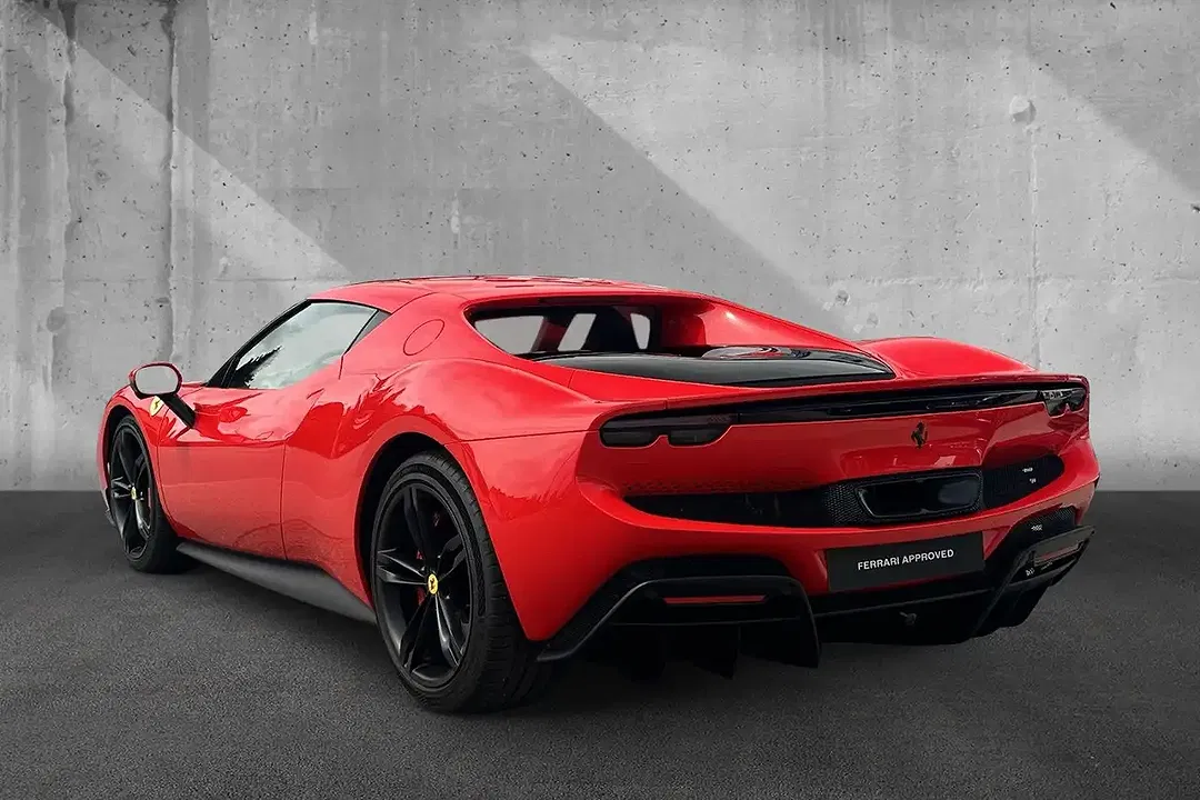 Ferrari 296 GTB - Thumbnail 3