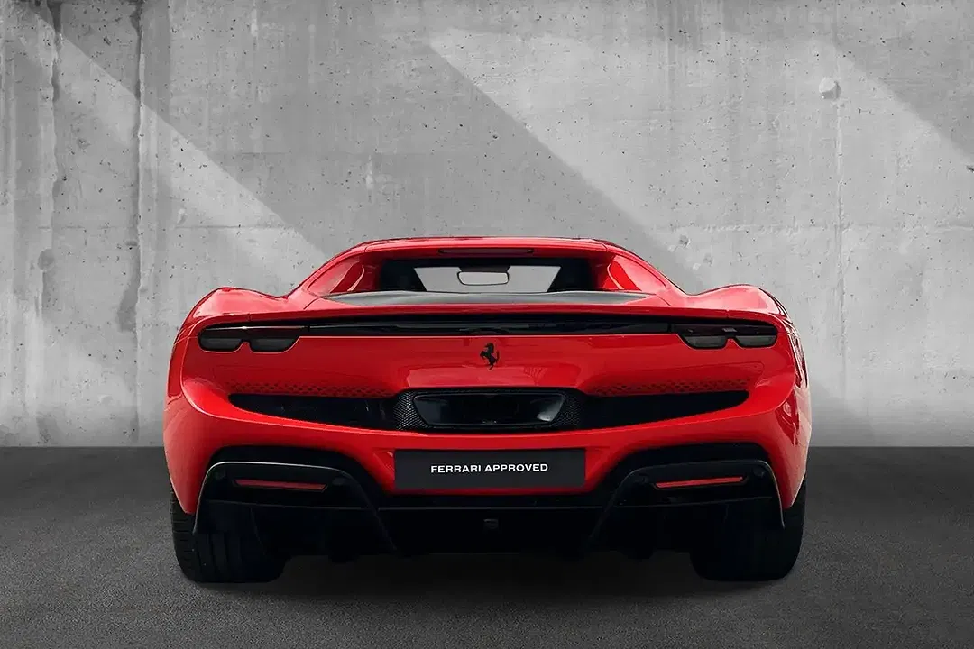 Ferrari 296 GTB - Thumbnail 4