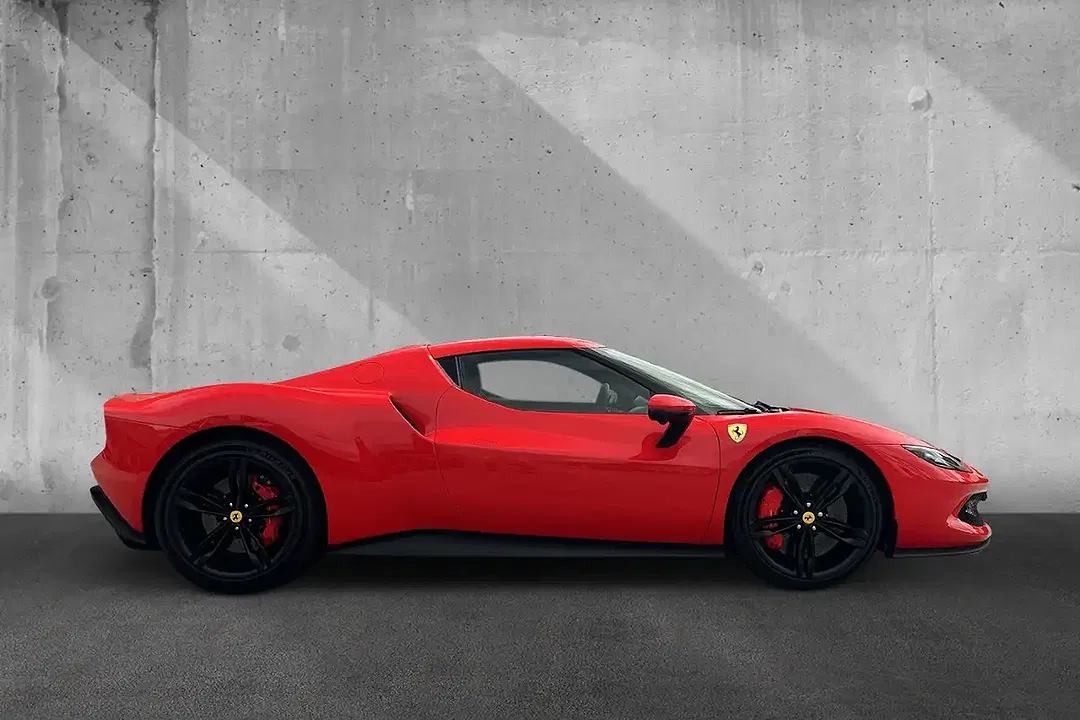Ferrari 296 GTB - Thumbnail 6