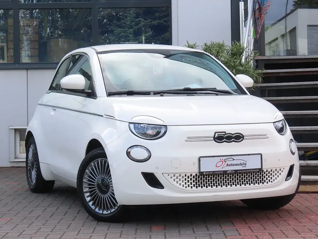 Fiat 500e - Thumbnail 1