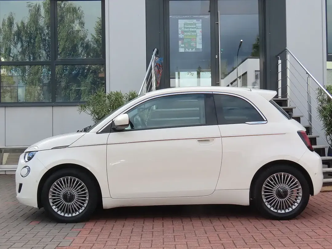 Fiat 500e - Thumbnail 11