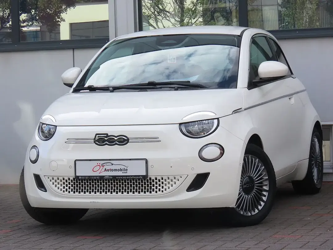 Fiat 500e - Thumbnail 4