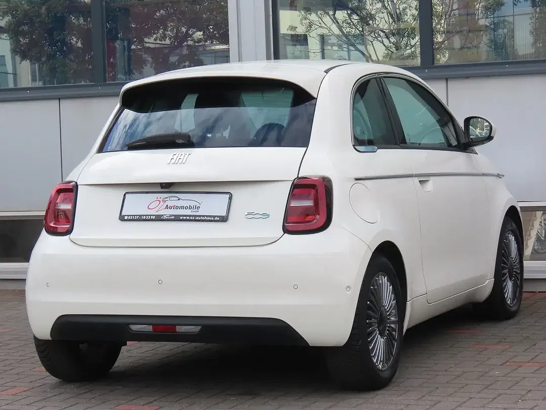 Fiat 500e - Thumbnail 5