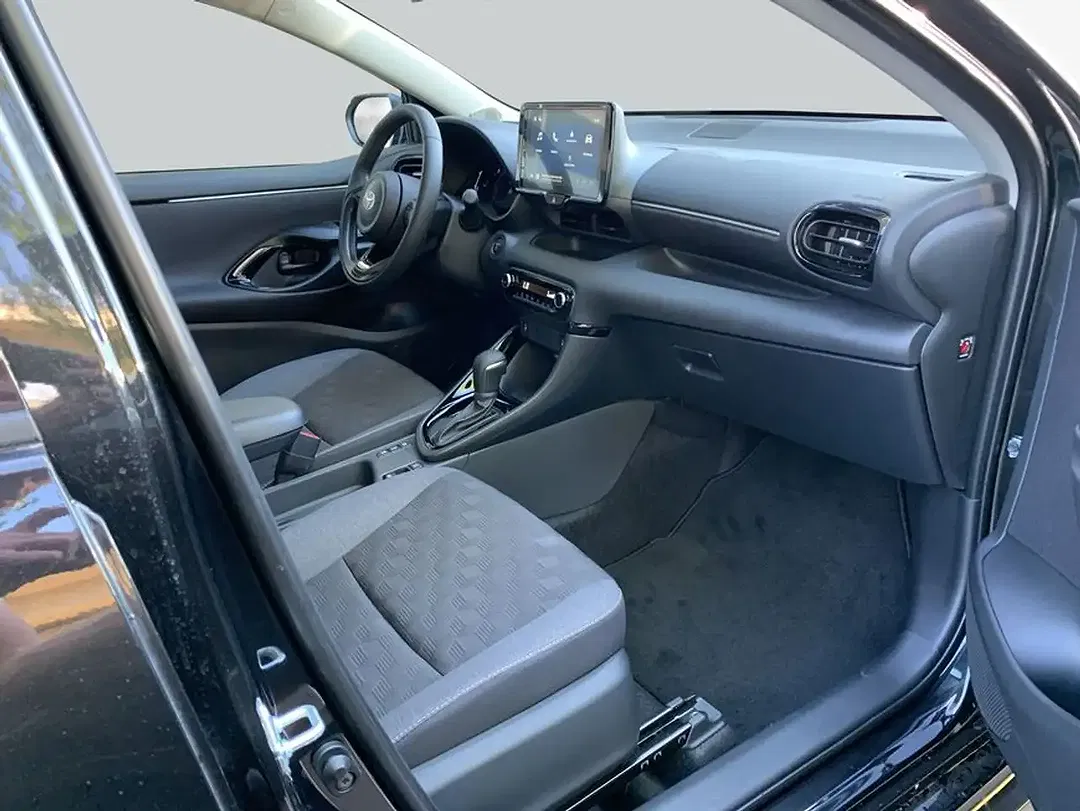 Toyota Yaris - Thumbnail 13