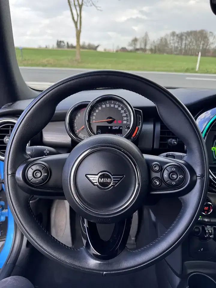 MINI Cooper Cabrio - Thumbnail 11
