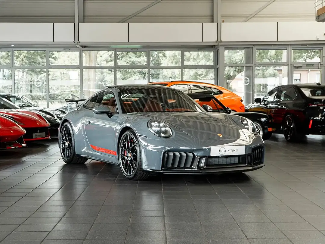 Porsche 992 - Thumbnail 1