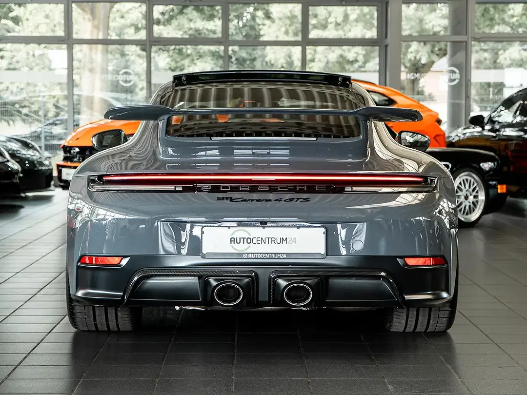 Porsche 992 - Thumbnail 11