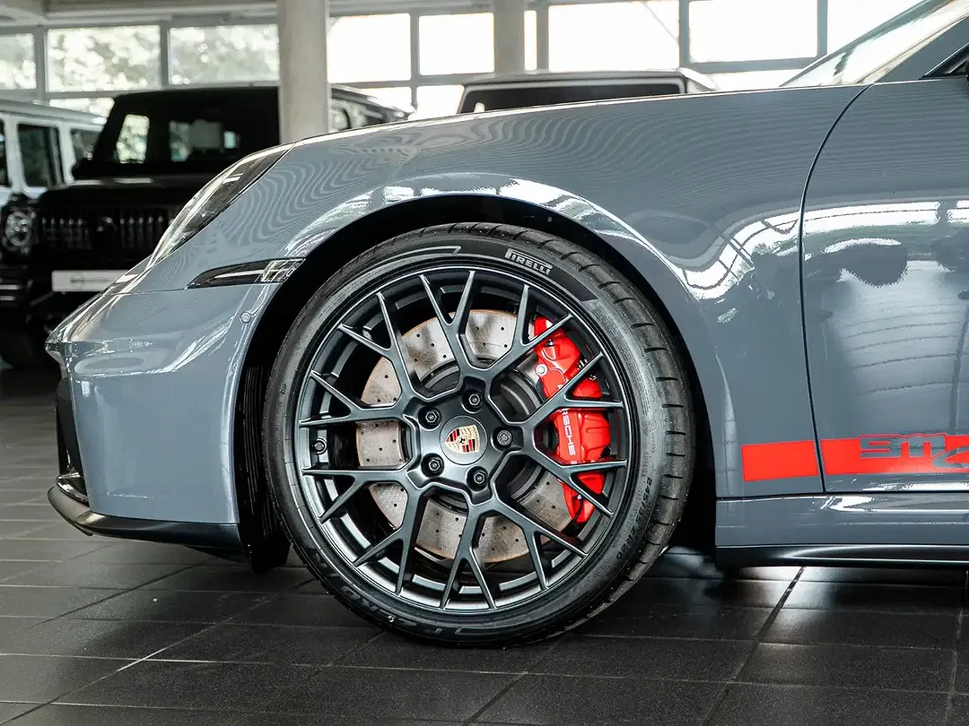 Porsche 992 - Thumbnail 5
