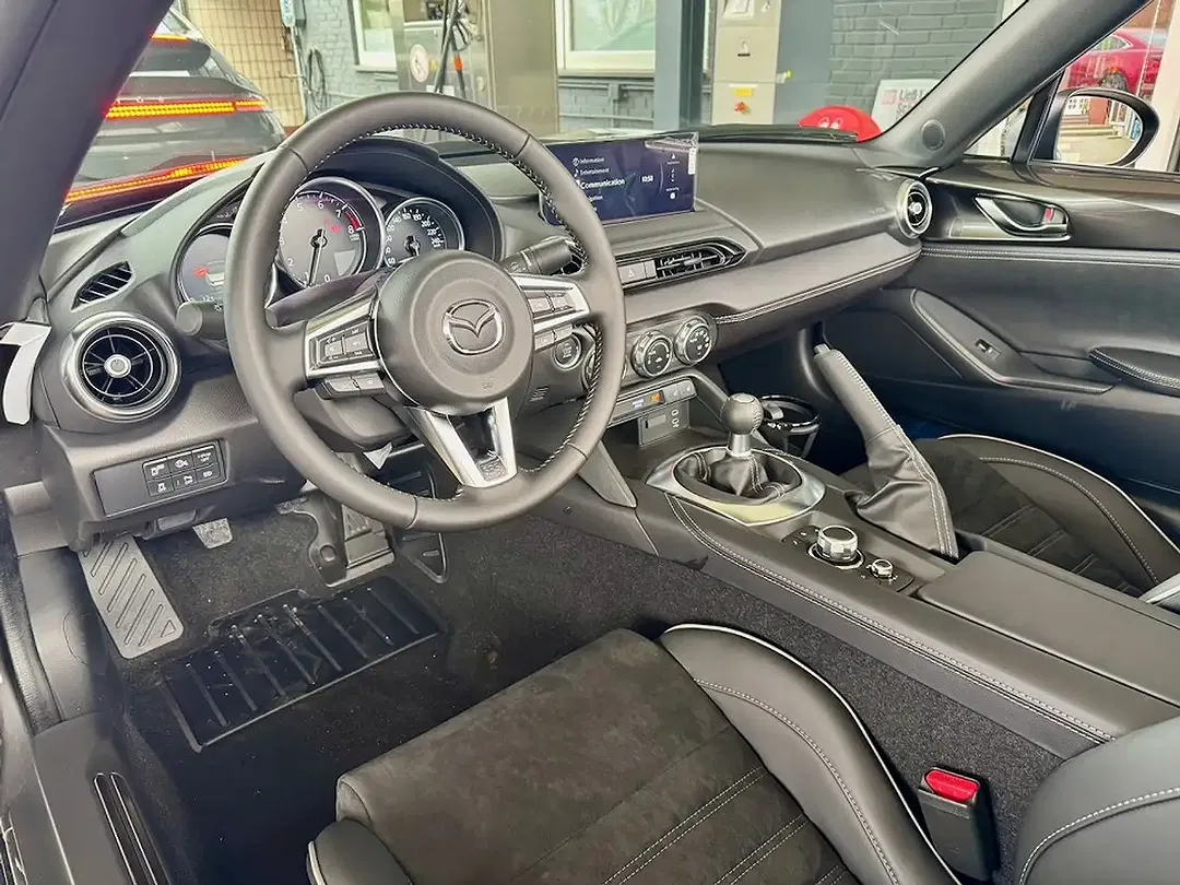 Mazda MX-5 - Thumbnail 13