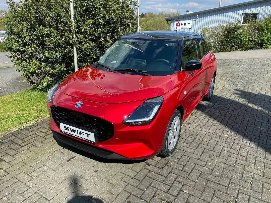 Suzuki Swift - Thumbnail 1